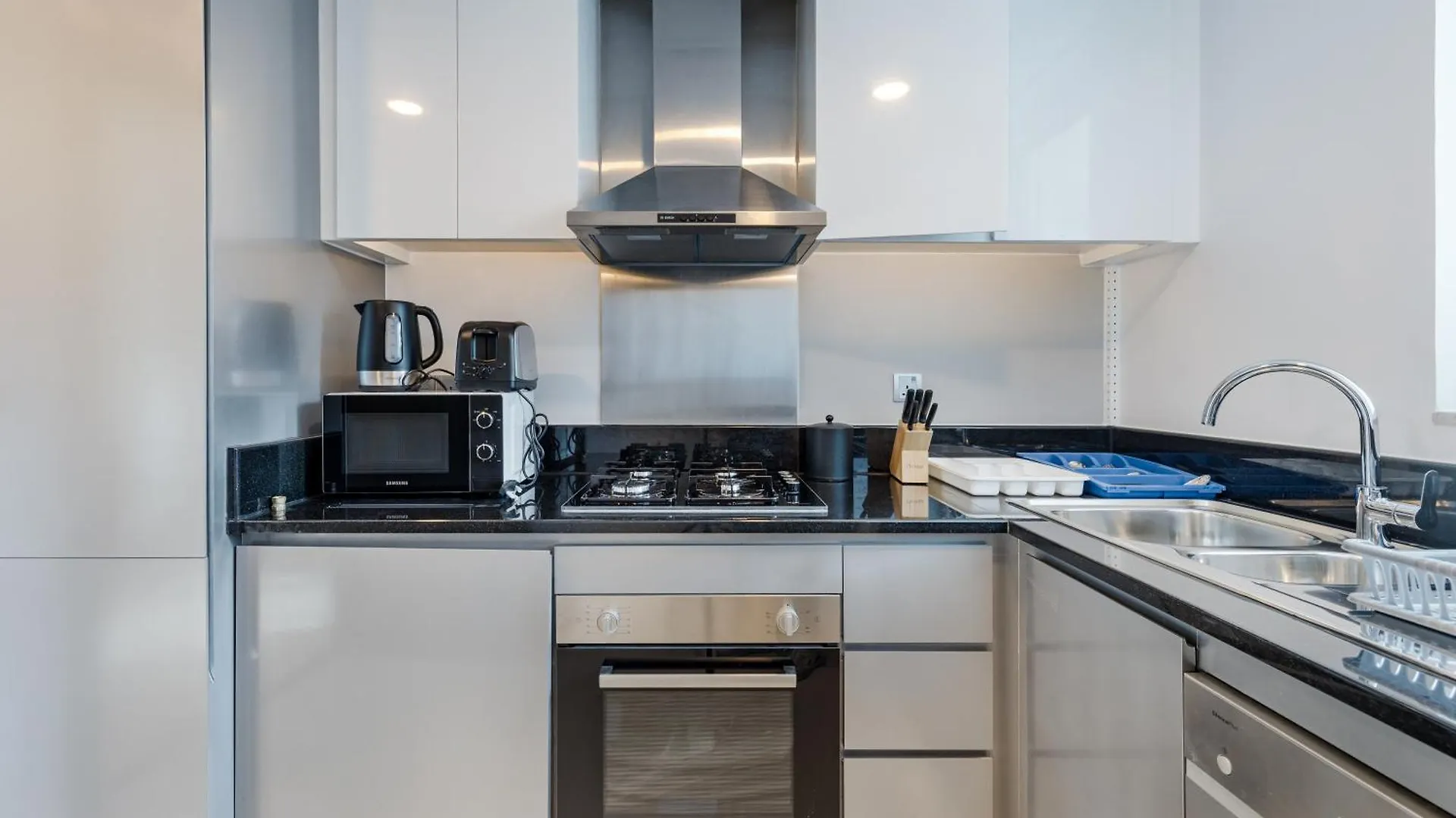 Modern 2-Bedroom Apartment Near Burj Khalifa & Dubai Mall 0*,  United Arab Emirates