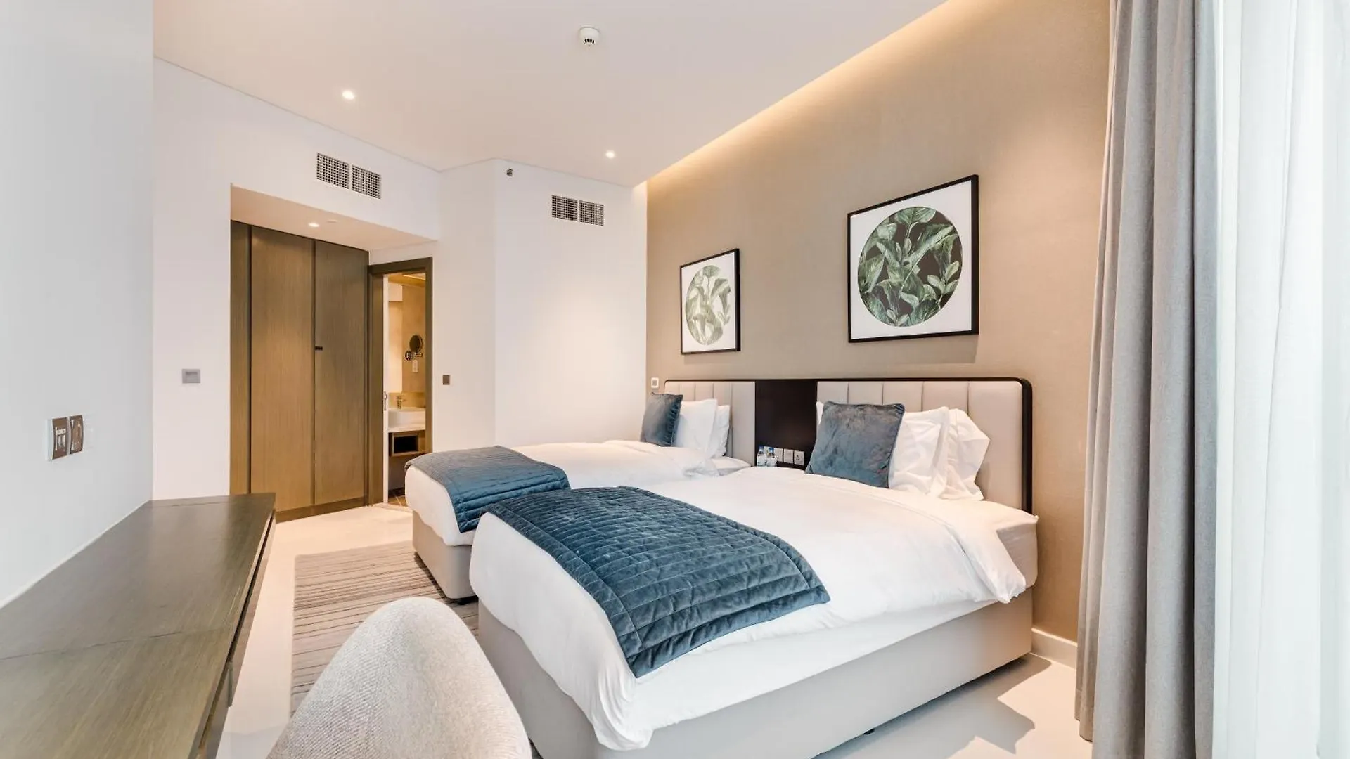 Modern 2-Bedroom Apartment Near Burj Khalifa & Dubai Mall 0*,  United Arab Emirates