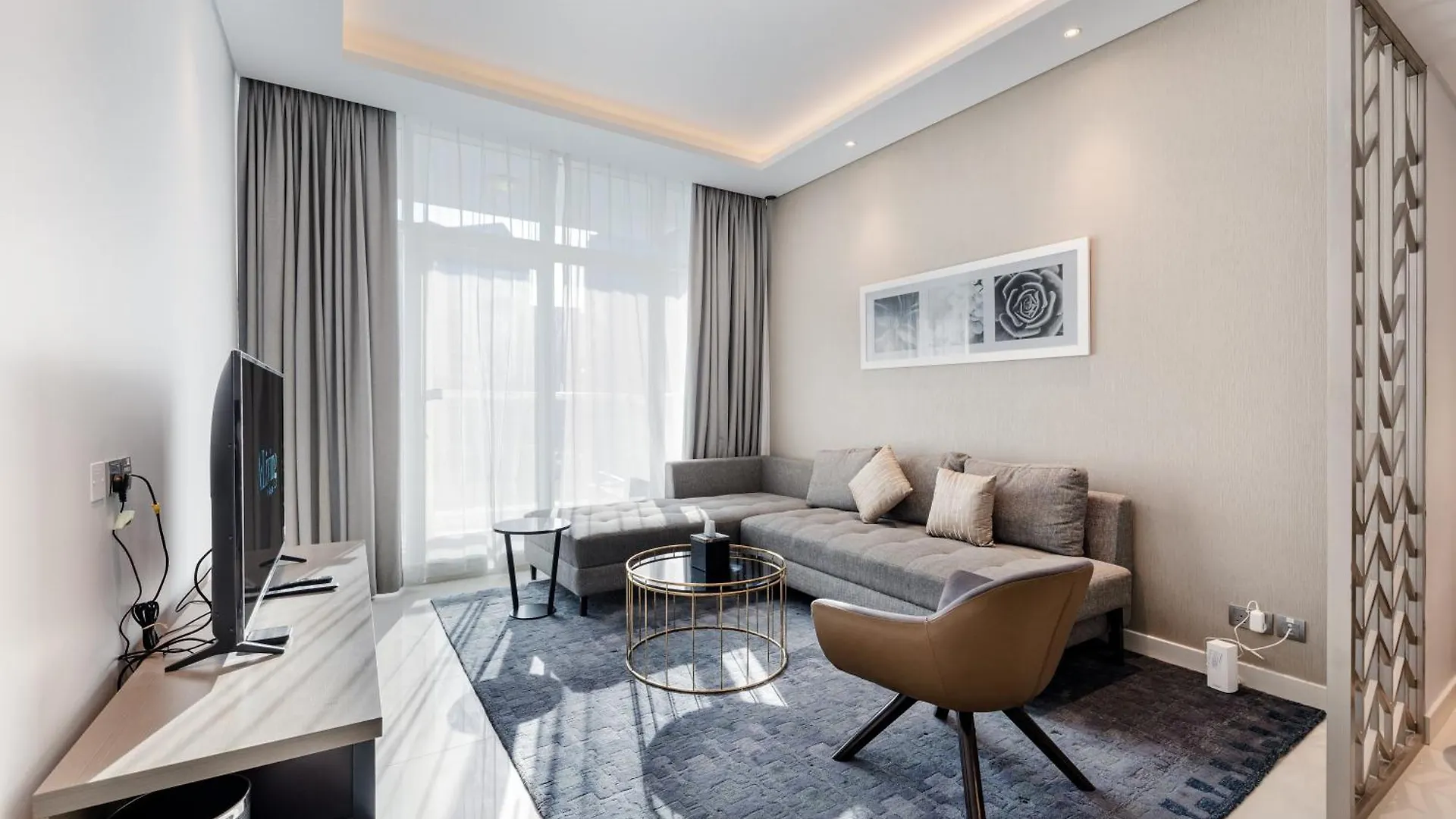 Modern 2-Bedroom Apartment Near Burj Khalifa & Dubai Mall