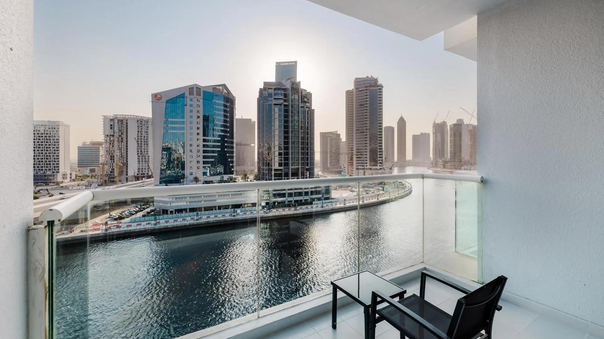 Modern 2-Bedroom Apartment Near Burj Khalifa & Dubai Mall