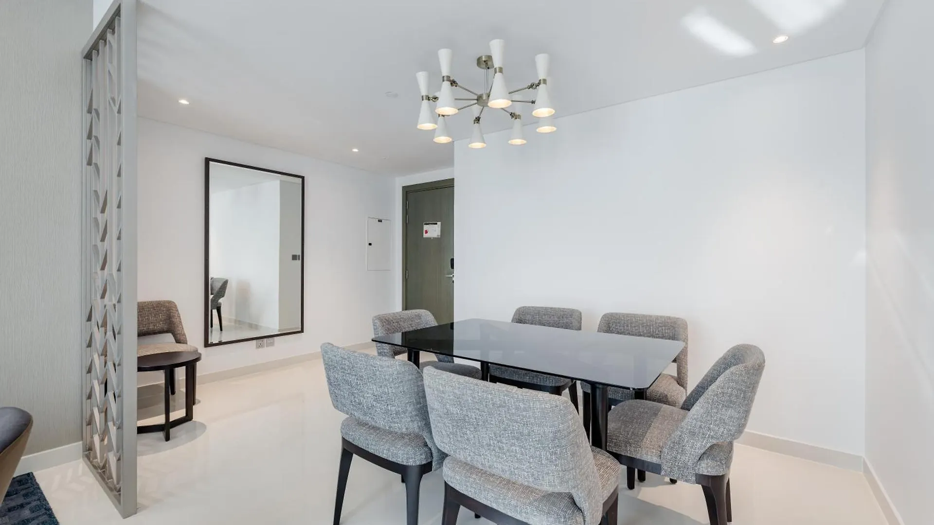 Modern 2-Bedroom Apartment Near Burj Khalifa & Dubai Mall United Arab Emirates