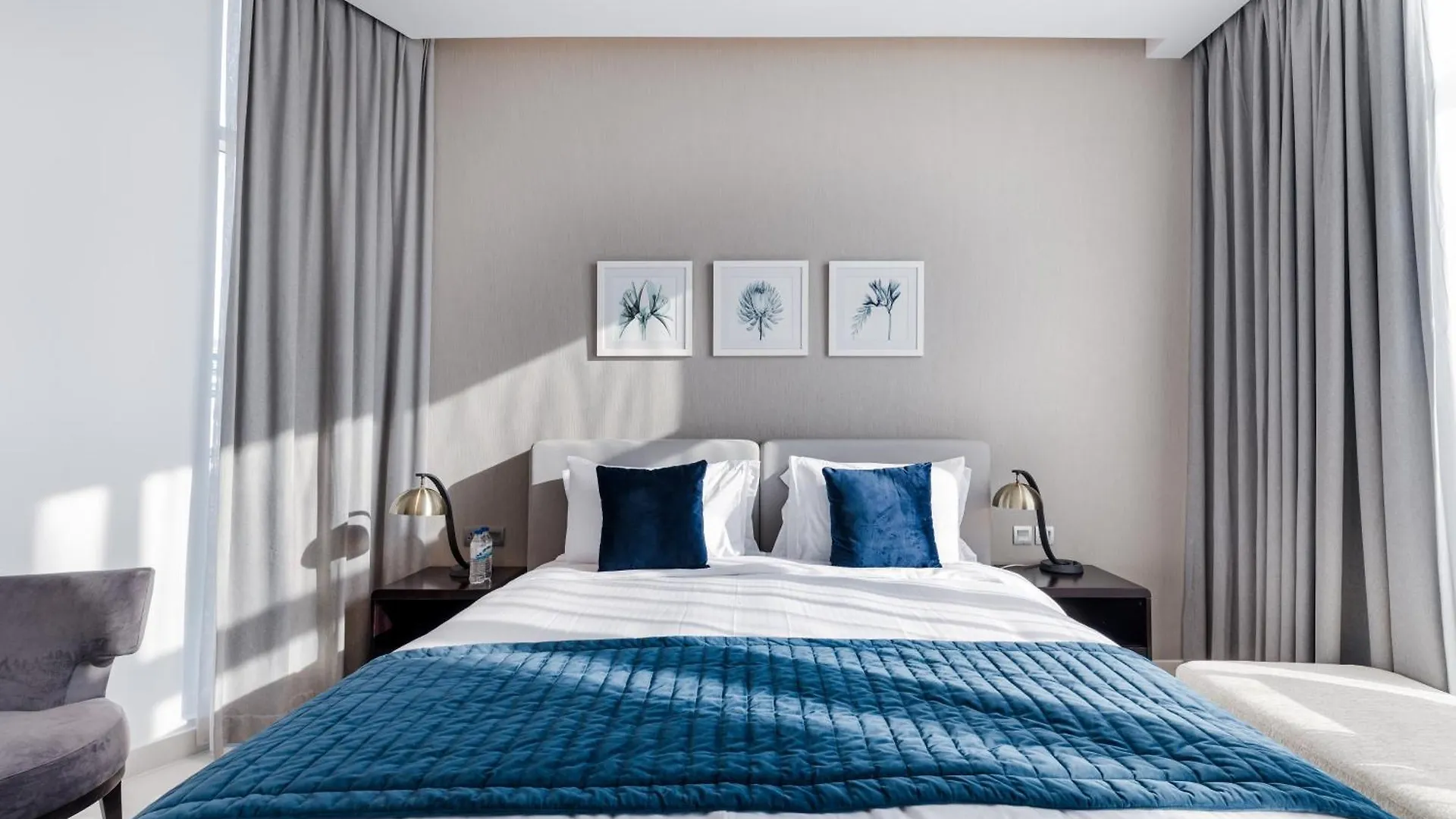 Modern 2-Bedroom Apartment Near Burj Khalifa & Dubai Mall